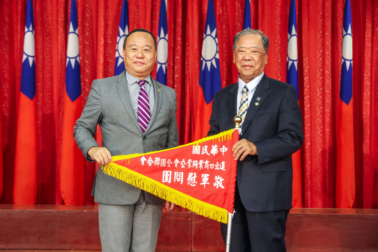 112/12/27五工扶輪社年終晚會