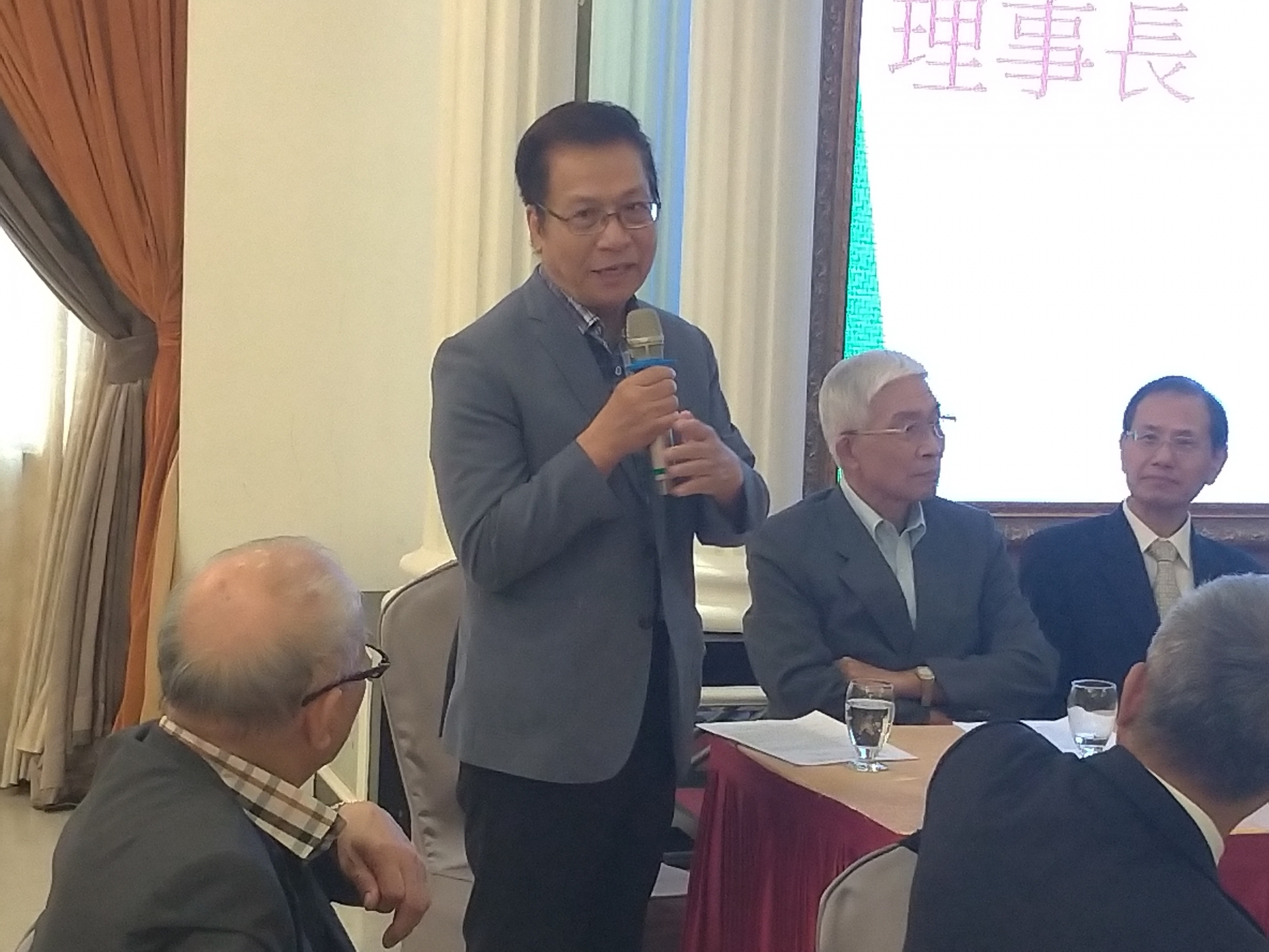 本會第一屆第八次理監事會於109年11月18日在高雄鼎鮮餐廳舉行