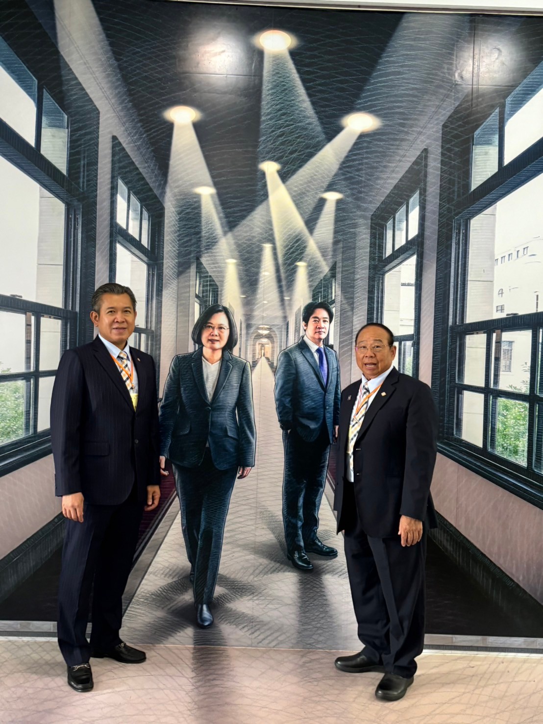 1130506 王清水理事長率領本會理監事顧問及夫人於總統府晉見蔡英文總統